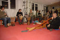 didgeridoo demonstratie in sportschool de Hagedis in Haarlem